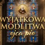 Obraz z dużym, przyciągającym wzrok tekstem, tytułem artykułu i zdjęciem Padre Pio u góry; w tle widoczne są okna kościoła.