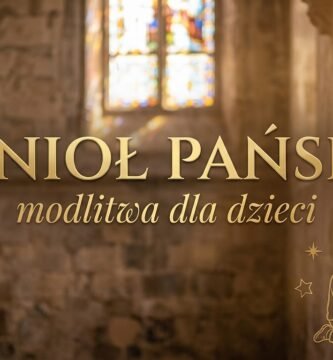 Wnętrze kościoła z widokiem na okno, w centrum motyw modlitwy, po lewej stronie sylwetki dzieci modlących się